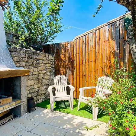 Villa Petite Location Au Calme Proche Du Centre Village Et Du Marché *