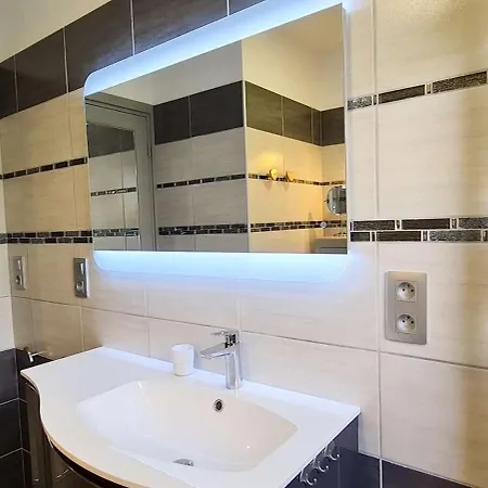 Petite Location Au Calme Proche Du Centre Village Et Du Marche *